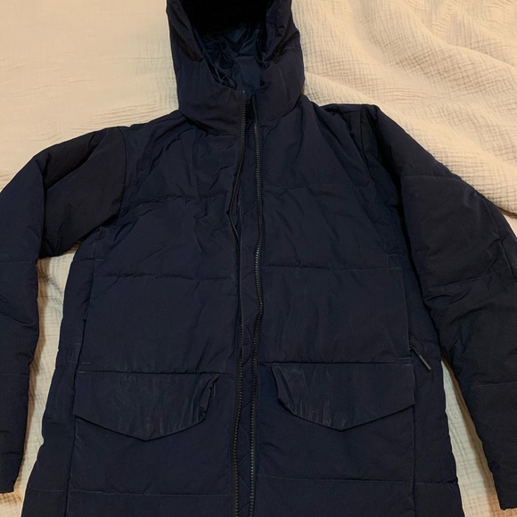 EVERLANE ReNew Long Puffer in Navy XXS - Picture 8 of 8